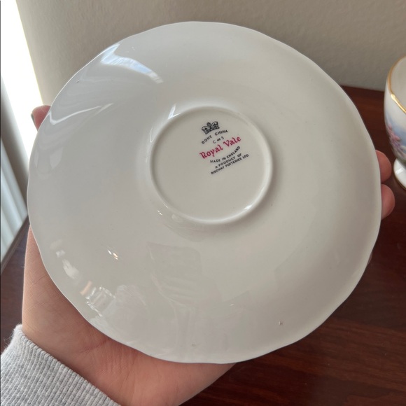 VTG Royal Vale Made in England Cottage Scene Bone China Teacup and Saucer Set - Picture 6 of 10